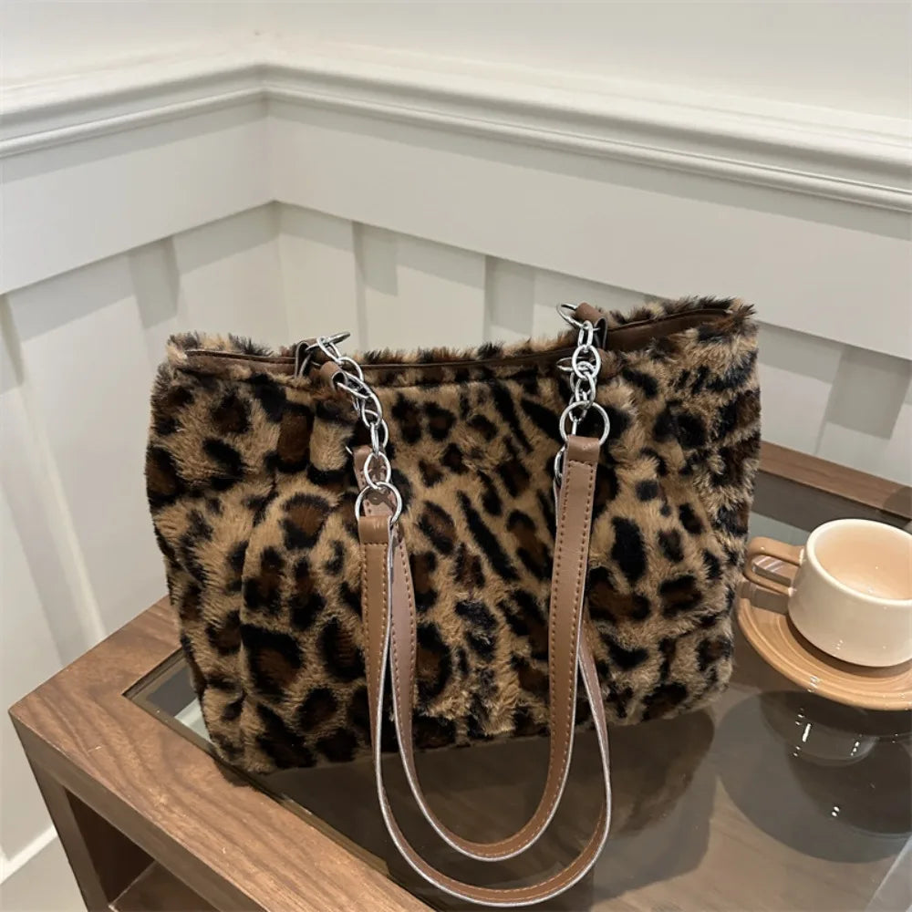Winter Fashion Leopard Print Plush Women's Bags Are Versatile Casual Trendy Premium Texture Large Capacity Shoulder Handbag